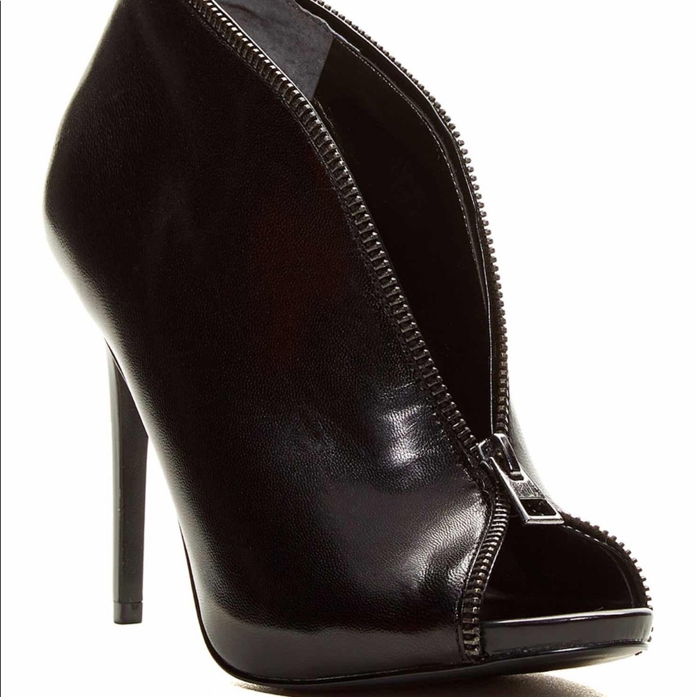Sexy booties!